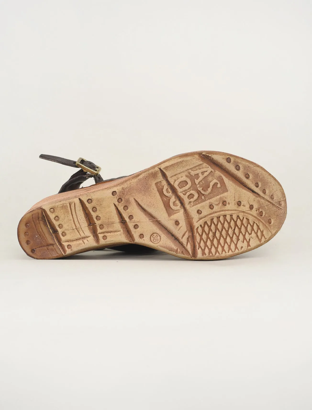 Norward Wedge, Chocolate