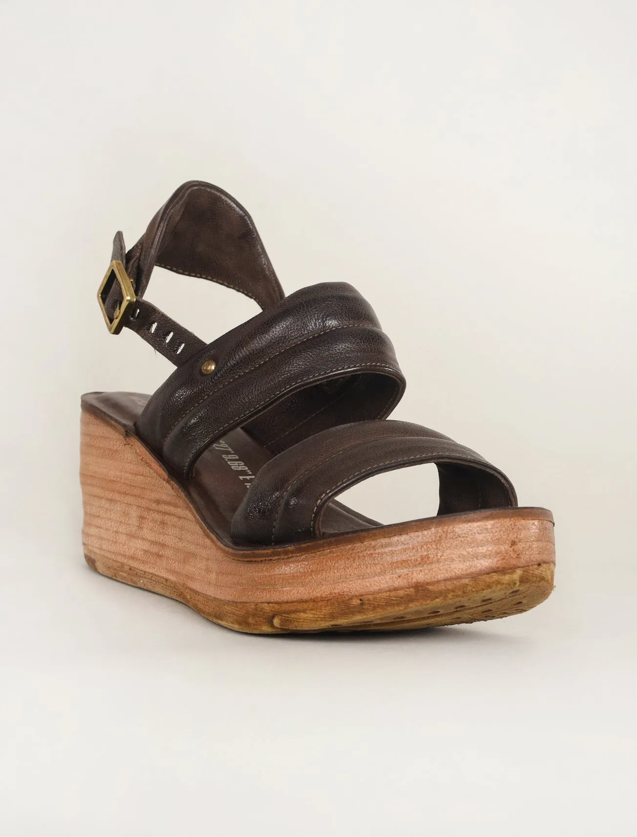 Norward Wedge, Chocolate