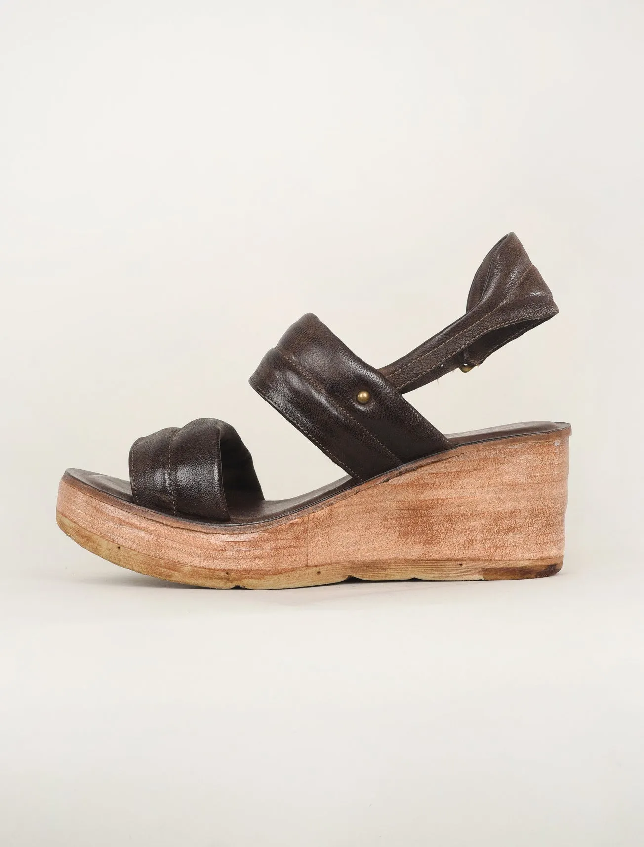 Norward Wedge, Chocolate